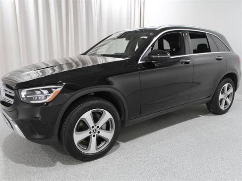 Used 2022 Mercedes-Benz GLC 300 4MATIC image 3