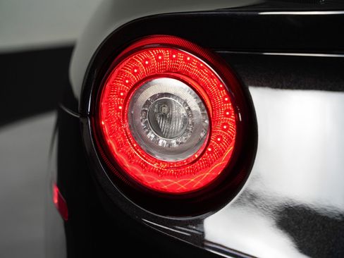 Used 2016 Ferrari F12 Berlinetta image 19