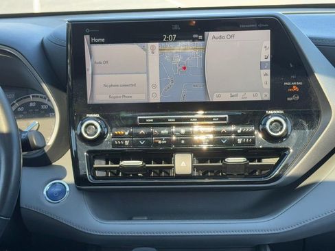 Used 2022 Toyota Highlander Limited image 16