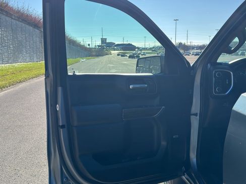 Used 2019 Chevrolet Silverado 1500 LT Trail Boss image 16