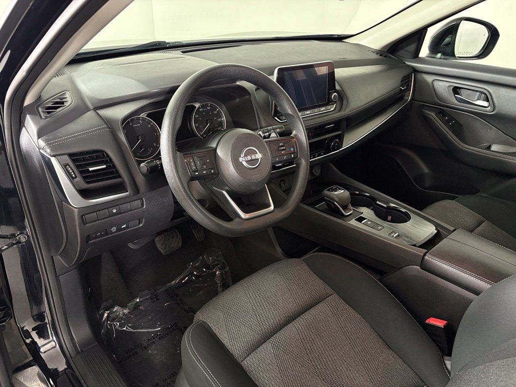 Used 2024 Nissan Rogue SV FWD image 17
