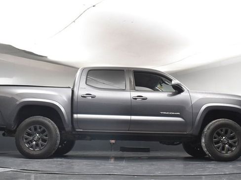 Used 2020 Toyota Tacoma SR5 image 40