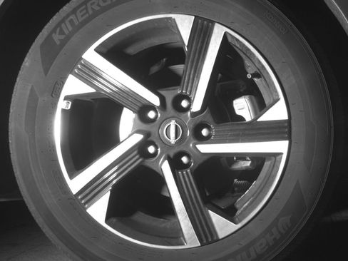 Used 2025 Nissan Sentra SV FWD image 16