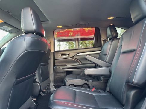 Used 2018 Toyota Highlander XLE image 13
