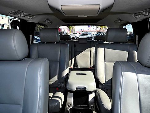 Used 2013 Toyota Sequoia Platinum AWD/4WD image 39