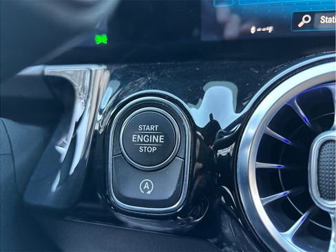 Used 2021 Mercedes-Benz GLA 250 image 25