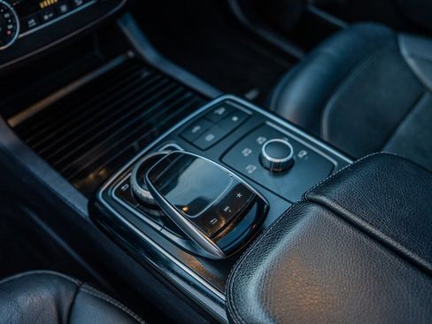 Used 2018 Mercedes-Benz GLS 550 4MATIC image 21