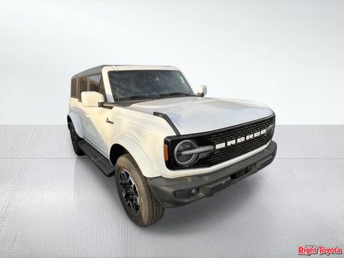 Used 2025 Ford Bronco Outer Banks AWD/4WD image 5