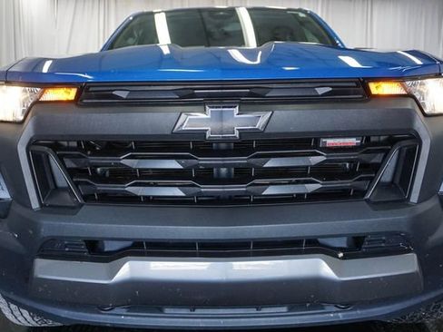 Used 2024 Chevrolet Colorado Trail Boss w/ Advanced Trailering Package AWD/4WD image 3