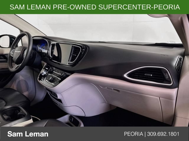 Used 2024 Chrysler Pacifica Touring-L FWD image 28