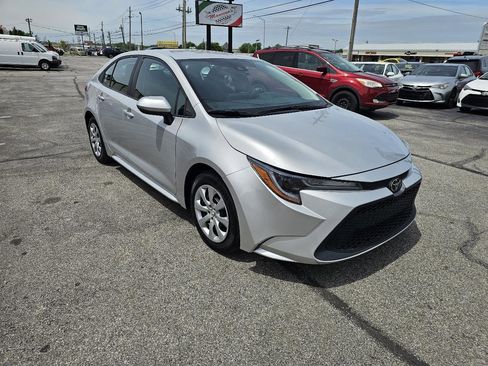 Used 2022 Toyota Corolla LE FWD image 4