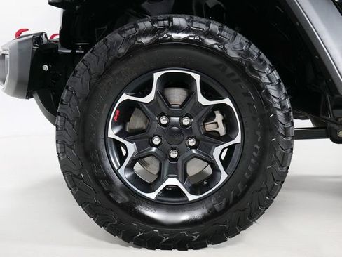 Used 2023 Jeep Wrangler Unlimited Rubicon AWD/4WD image 34
