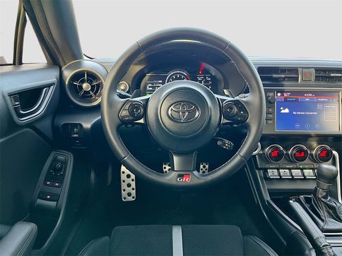 Used 2023 Toyota GR86 Premium w/ ALL Weather Mat Package (TMS) image 21
