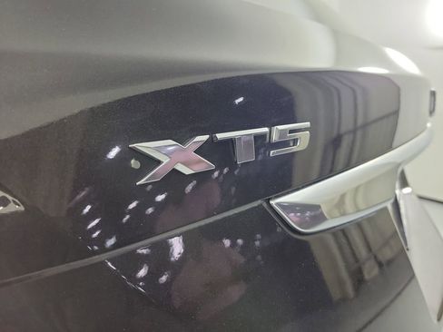 Used 2018 Cadillac XT5 FWD image 6