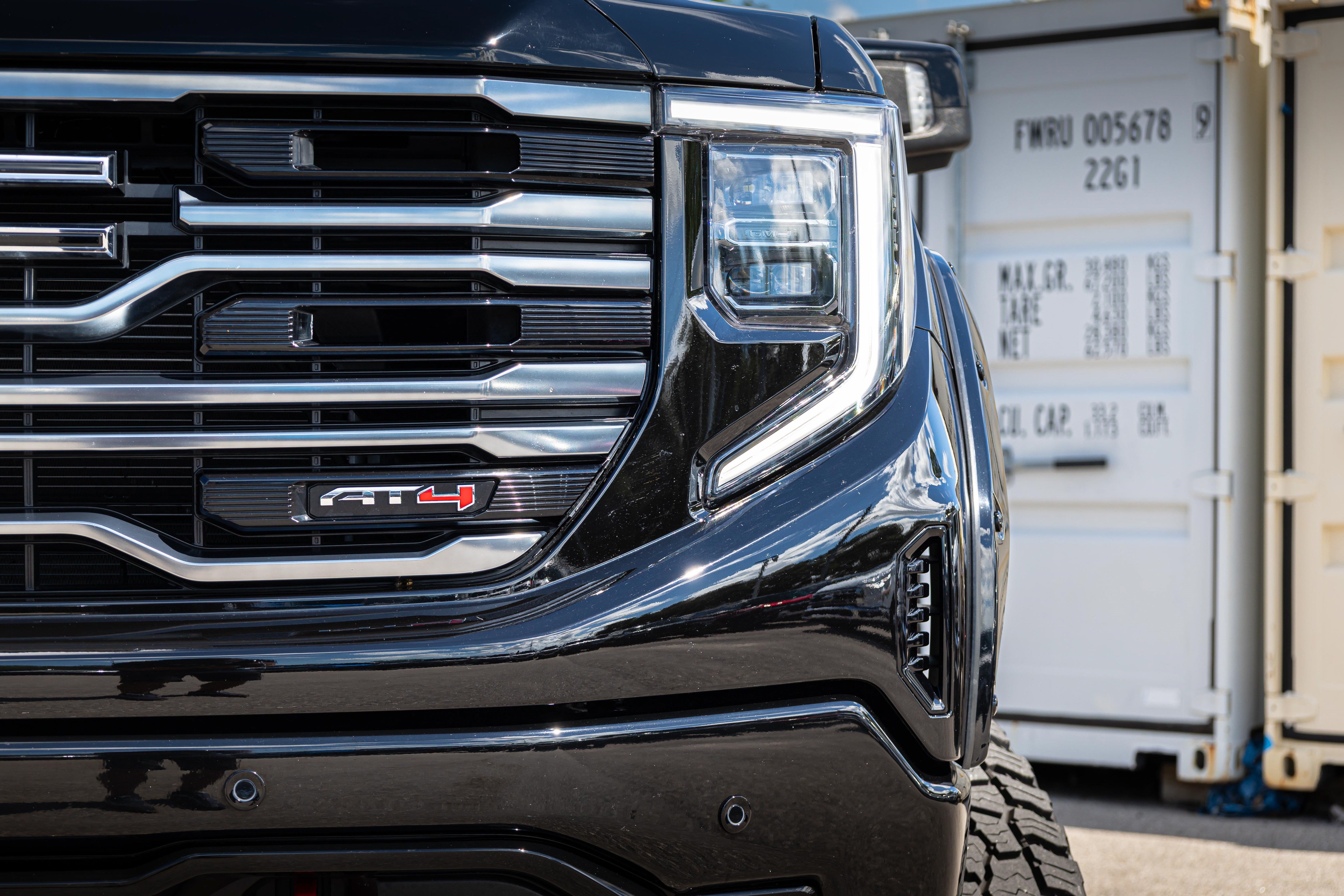 Used 2025 GMC Sierra 1500 AT4 w/ Technology Package AWD/4WD image 13