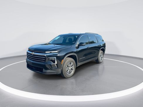 Used 2026 Chevrolet Traverse LT w/ Driver Confidence Package FWD image 5