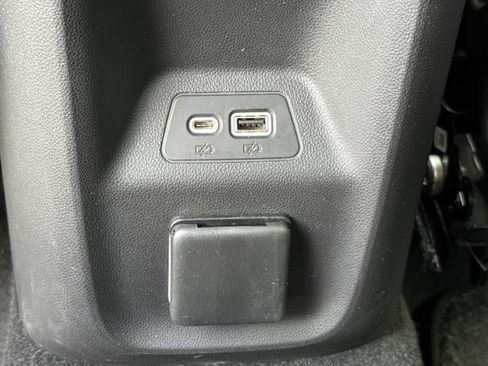 Used 2021 Buick Envision Avenir w/ Technology Package II FWD image 17