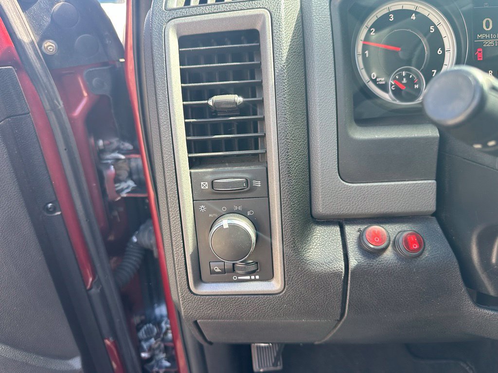 Used 2014 RAM 2500 Tradesman w/ Chrome Appearance Group AWD/4WD image 14