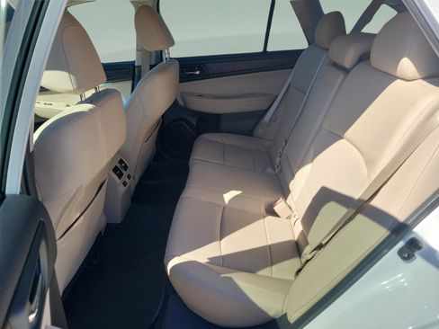 Used 2017 Subaru Outback 2.5i Limited image 5