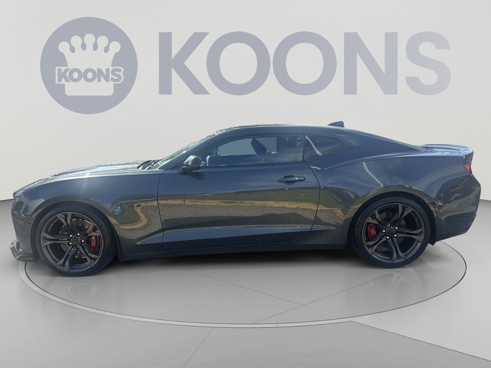 Used 2018 Chevrolet Camaro SS RWD image 2