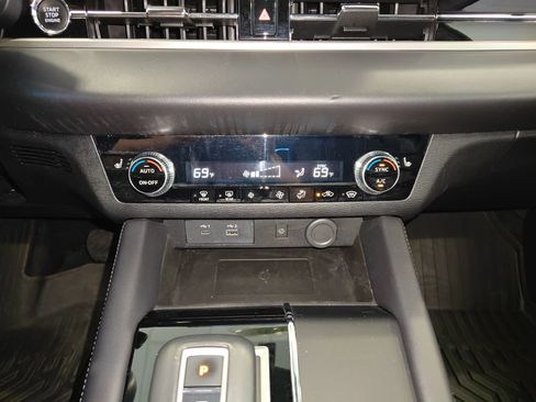 Used 2024 Mitsubishi Outlander SE image 30