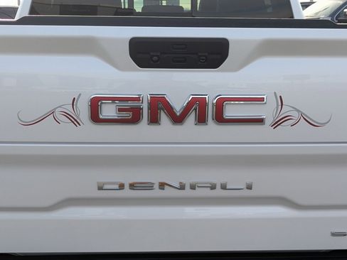 Used 2022 GMC Sierra 1500 Denali w/ Denali Premium Package image 14