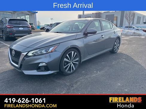 Used 2019 Nissan Altima 2.0 Platinum image 2