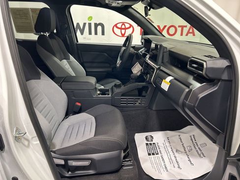 Used 2025 Toyota 4Runner TRD Off-Road image 13