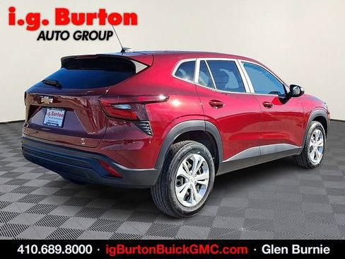 Used 2024 Chevrolet Trax LS w/ Driver Confidence Package image 6