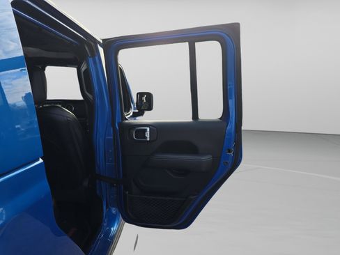 Used 2020 Jeep Gladiator Overland image 24