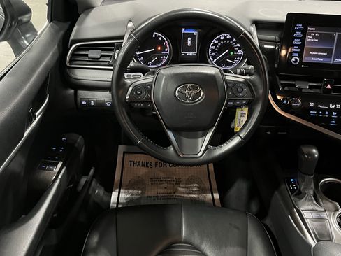Used 2023 Toyota Camry SE image 12