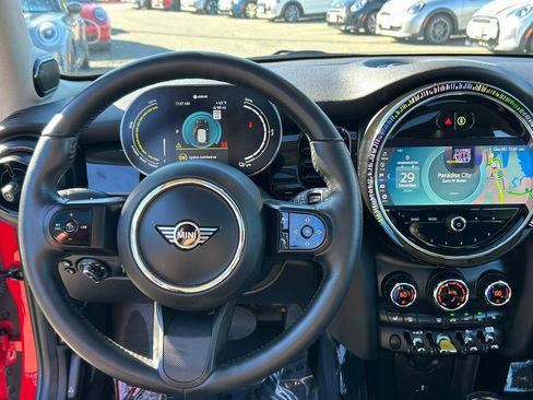 Used 2024 MINI Cooper SE image 16