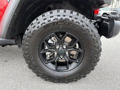 Used 2025 Jeep Wrangler Willys image 13