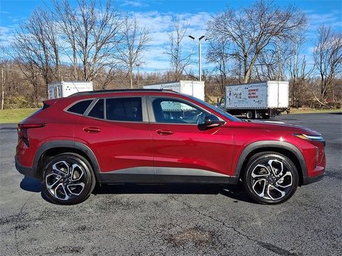 Used 2024 Chevrolet Trax RS w/ Driver Confidence Package image 10