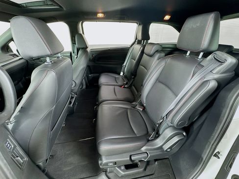 Used 2024 Honda Odyssey Sport image 18