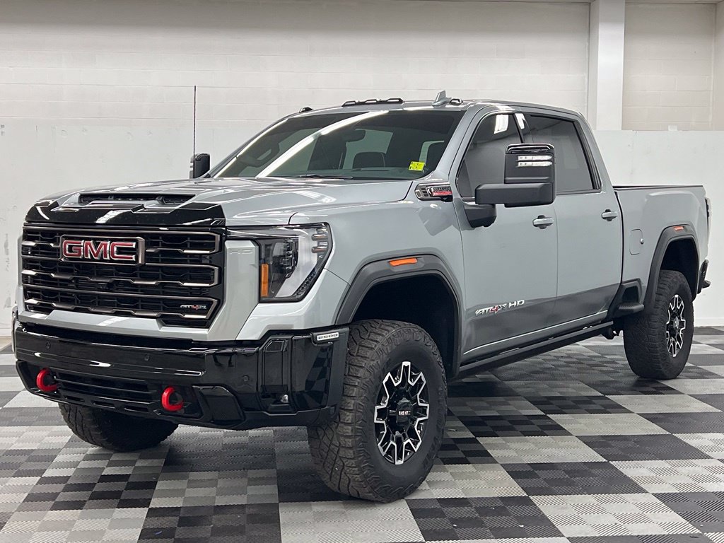 Used 2025 GMC Sierra 2500 AT4X AWD/4WD image 3