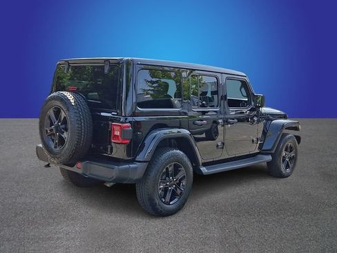 Used 2023 Jeep Wrangler Unlimited Sahara AWD/4WD image 4