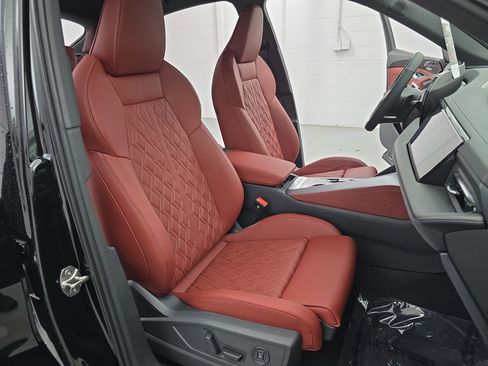New 2025 Audi SQ5 Prestige image 10