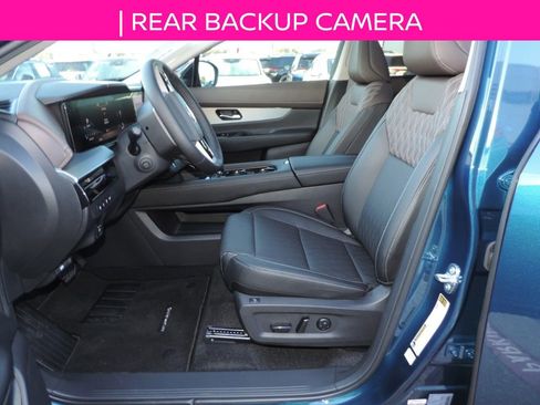 Certified 2025 Nissan Murano Platinum w/ Cargo Package image 18