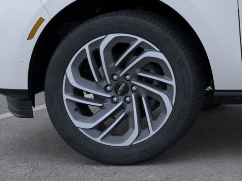 New 2026 Lincoln Navigator Reserve AWD/4WD image 19