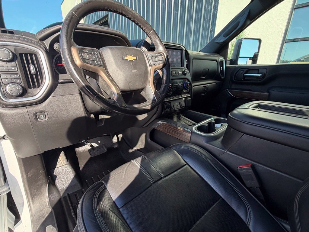 Used 2020 Chevrolet Silverado 3500 High Country w/ Technology Package AWD/4WD image 7
