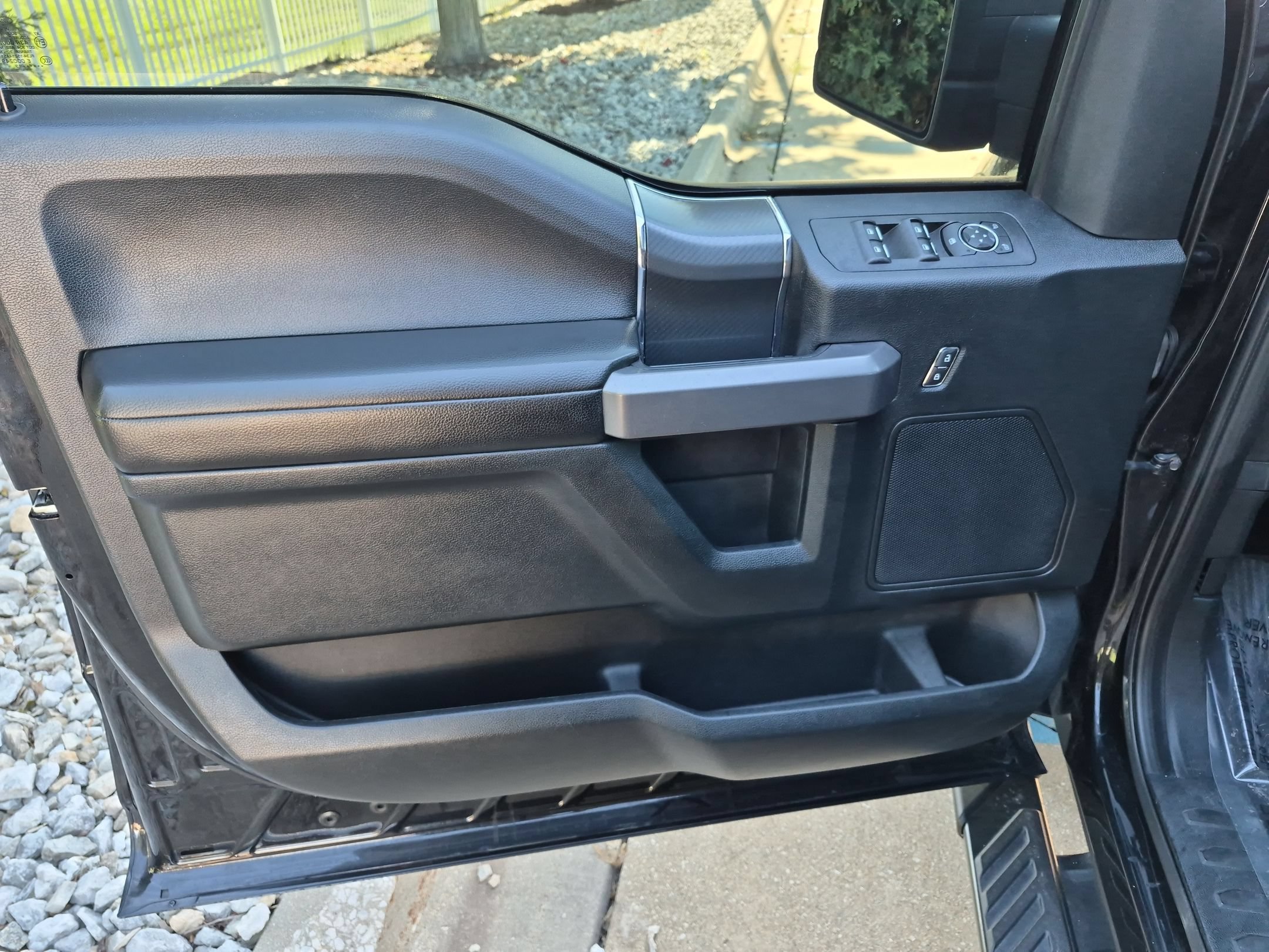 Used 2019 Ford F150 XLT w/ Equipment Group 302A Luxury AWD/4WD image 12