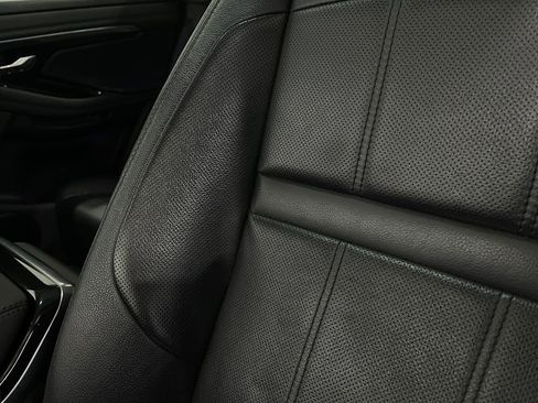 Used 2020 Land Rover Range Rover Evoque SE image 19