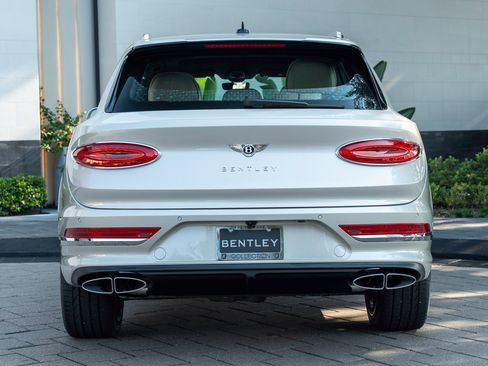 Certified 2025 Bentley Bentayga image 47