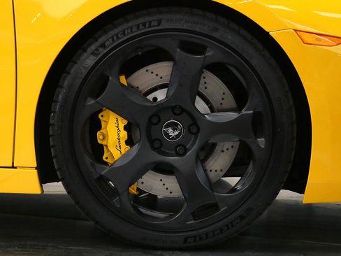 Used 2004 Lamborghini Gallardo AWD/4WD image 32