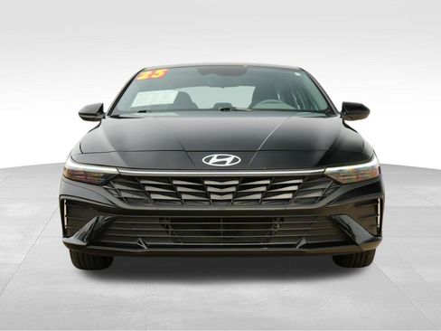 Certified 2025 Hyundai Elantra Blue image 2
