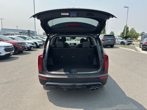 Used 2021 Kia Telluride SX w/ SX Prestige Package AWD/4WD image 12