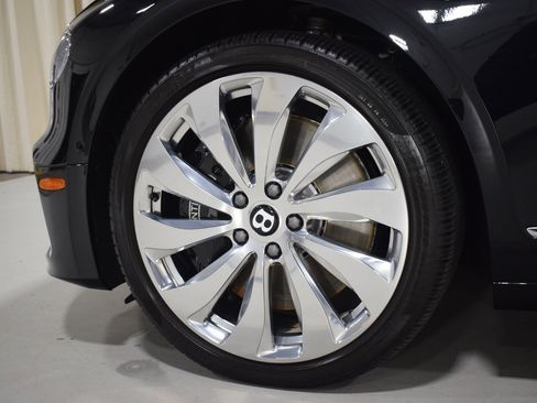 Certified 2020 Bentley Flying Spur W12 image 16
