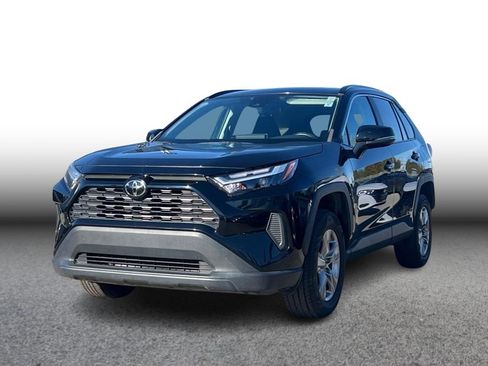 Used 2023 Toyota RAV4 XLE image 1