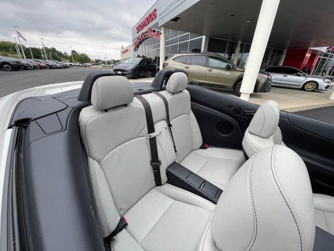 Used 2011 Lexus IS 250C w/ Luxury Pkg RWD image 4